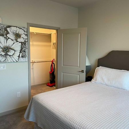 Stay Gia New Modern 1 Bedroom Apartment With Swimming Pool & Gym At Grayson Place Goodyear Exterior foto