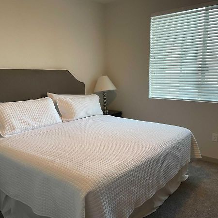 Stay Gia New Modern 1 Bedroom Apartment With Swimming Pool & Gym At Grayson Place Goodyear Exterior foto